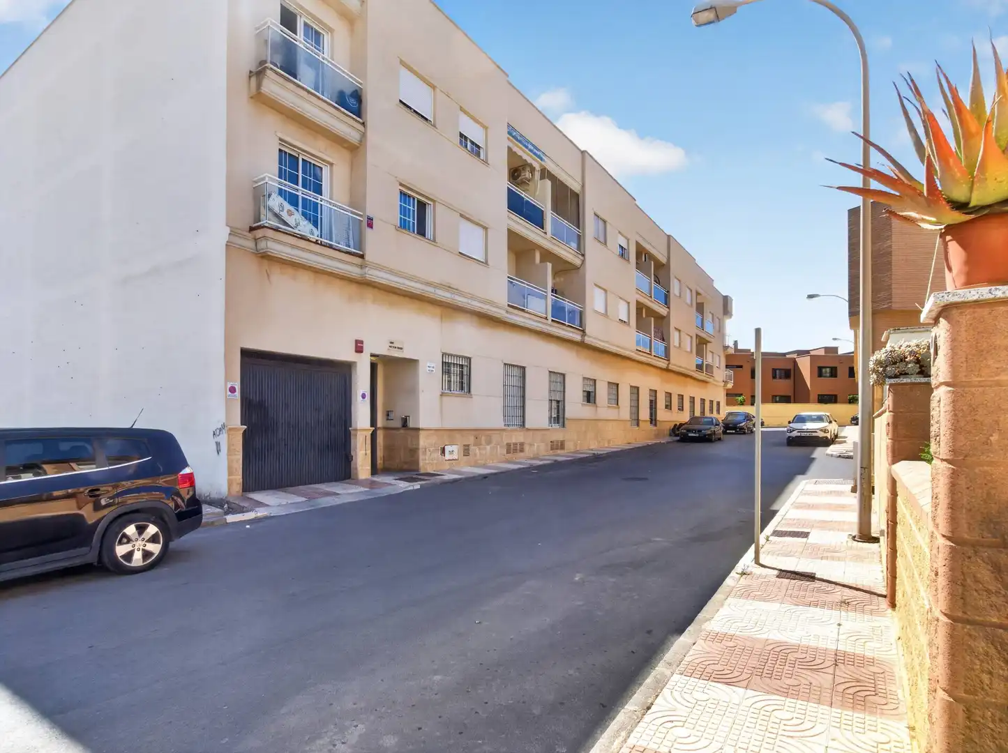 Exterior view of Flat for sale in Roquetas de Mar  with Terrace