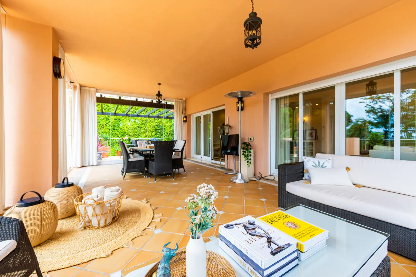 Terrassa de Casa o xalet en venda en Marbella amb Aire condicionat, Jardí privat i Terrassa