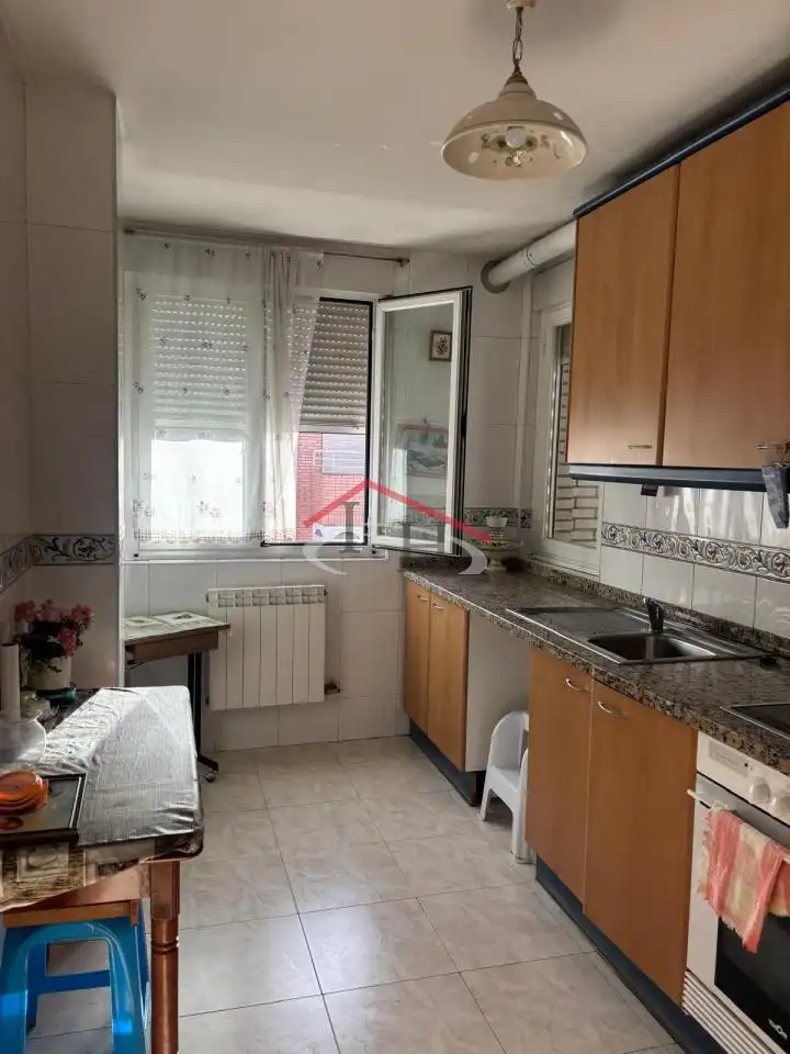 Küche von Maisonette zum Verkauf in León Capital  mit Heizung, Parkett und Terrasse