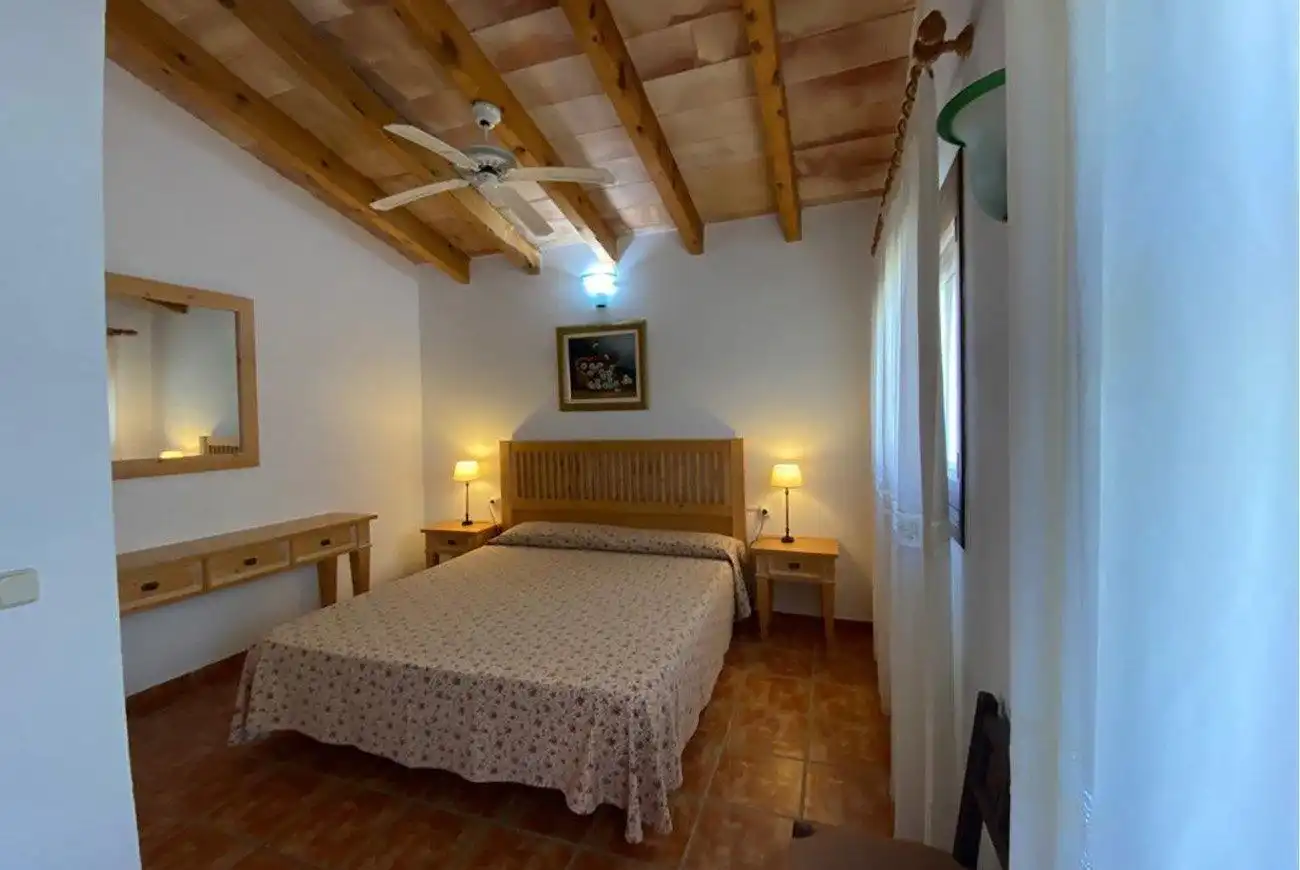 Habitación de Edificio en venta en Ses Salines con Piscina comunitaria