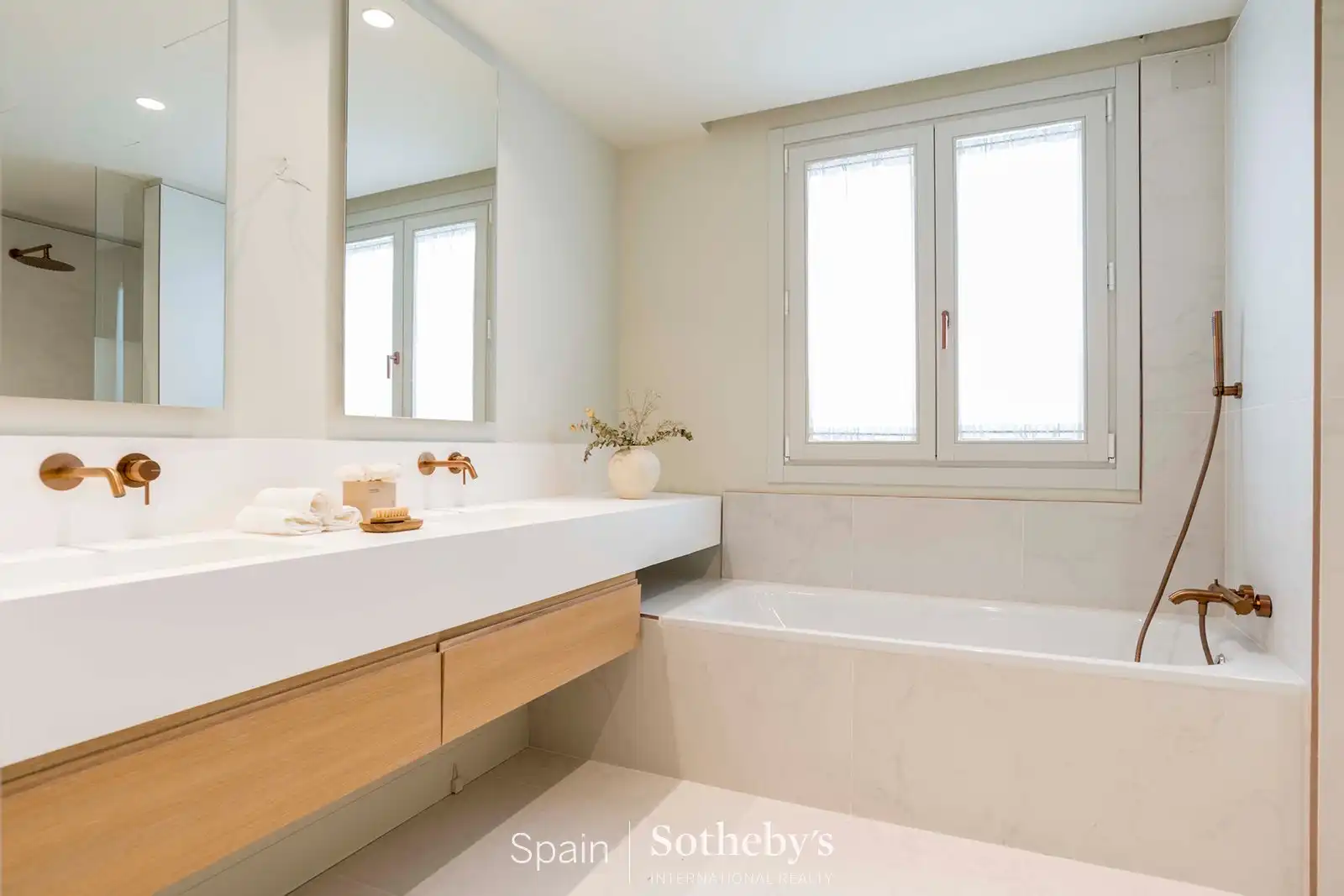 Baño de Apartamento en venta en Madrid con Aire acondicionado, Calefacción y Terraza