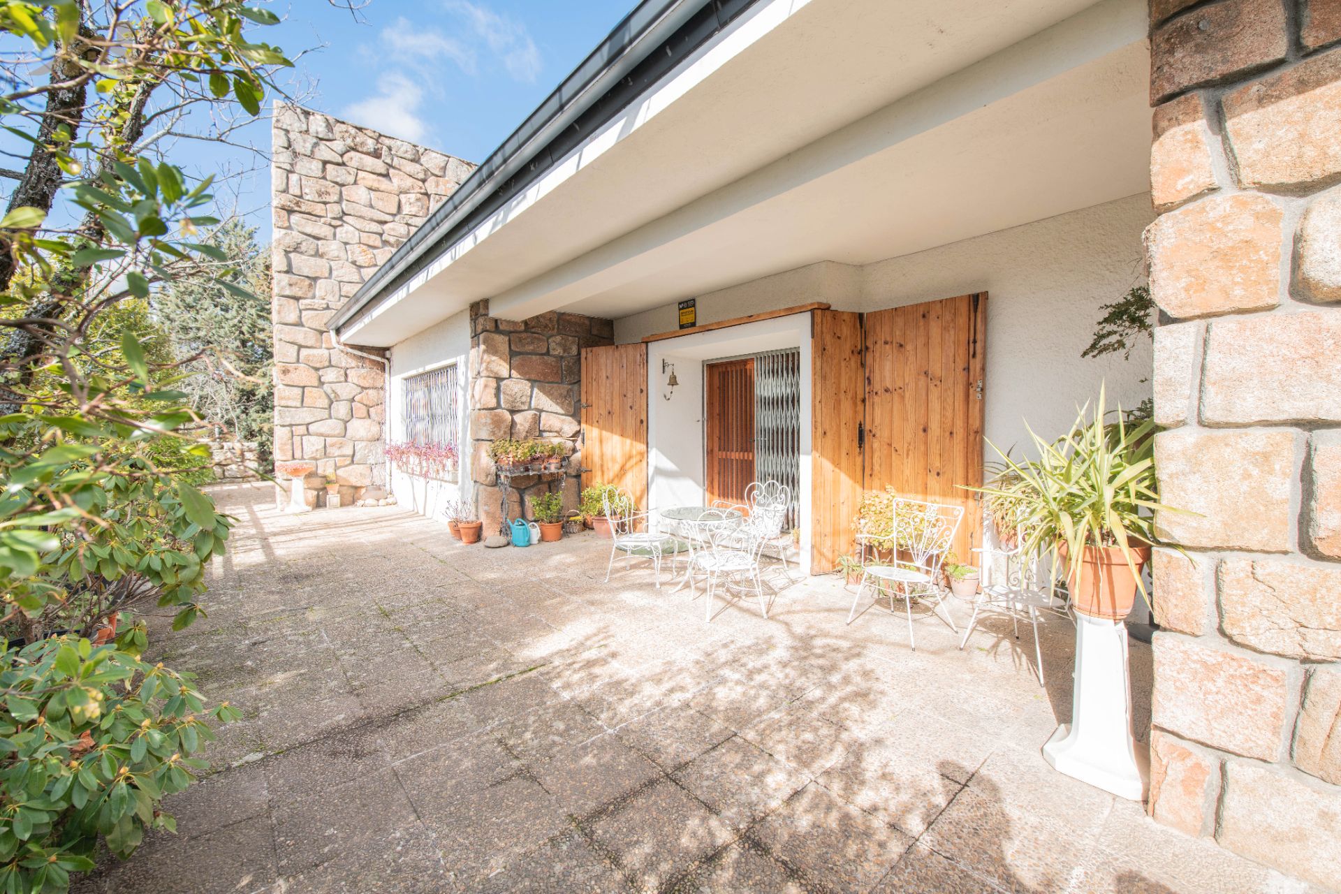 Vista exterior de Casa o chalet en venta en Moralzarzal con Calefacción, Jardín privado y Terraza