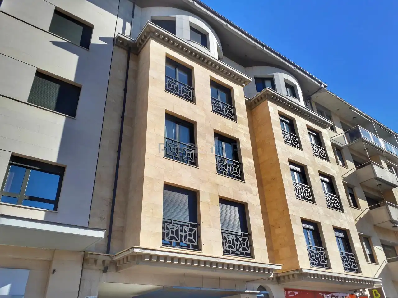 Exterior view of Study for sale in León Capital   with Heating and Parquet flooring