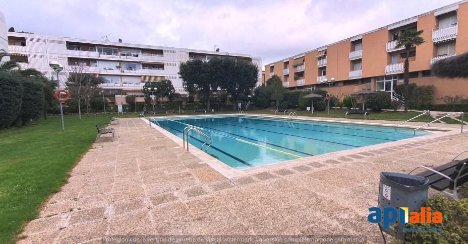 Piscina de Pis en venda en  Barcelona Capital amb Piscina