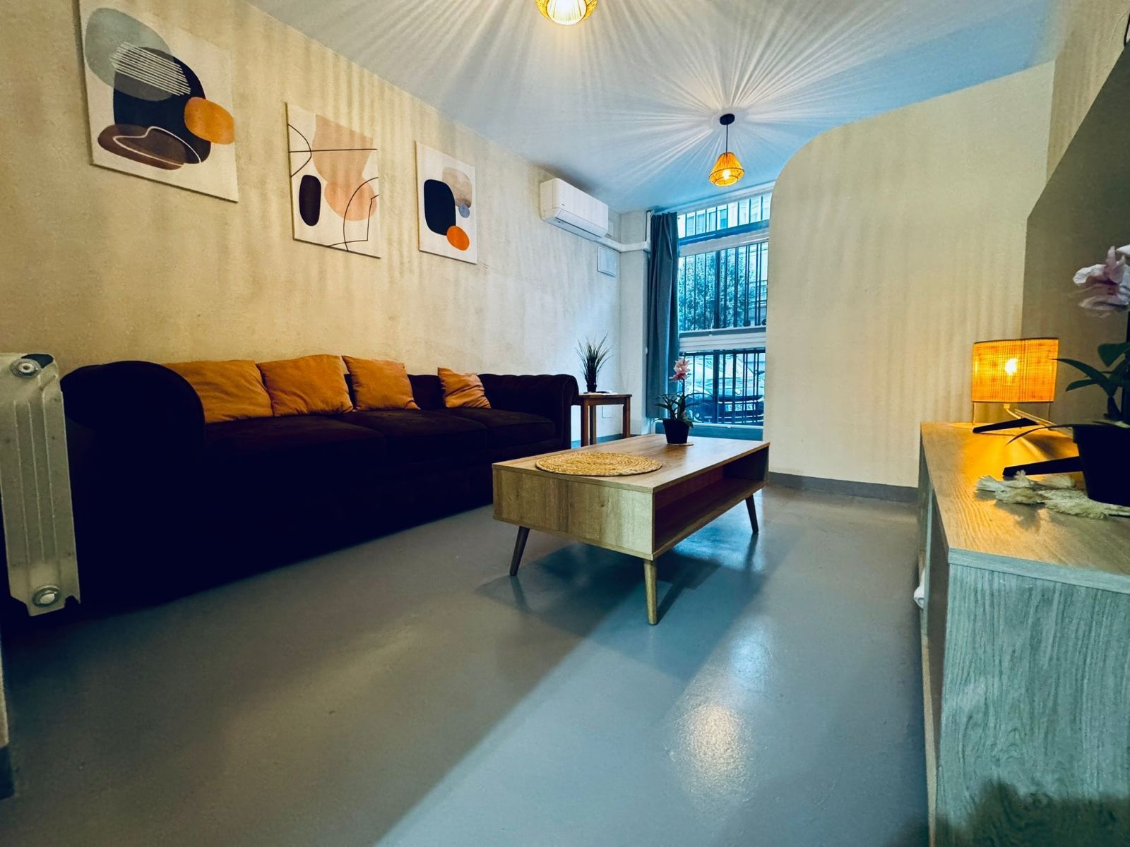 Sala d'estar de Apartament en venda en  Madrid Capital amb Aire condicionat i Terrassa