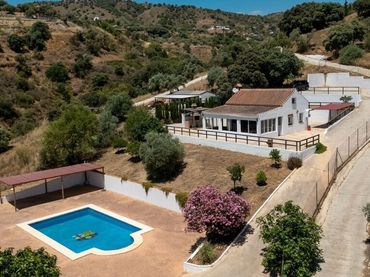Casa rústica amb piscina en venda a Monda