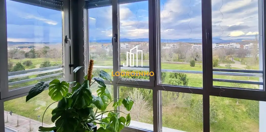Außenansicht von Wohnung zum Verkauf in  Logroño mit Klimaanlage, Heizung und Terrasse