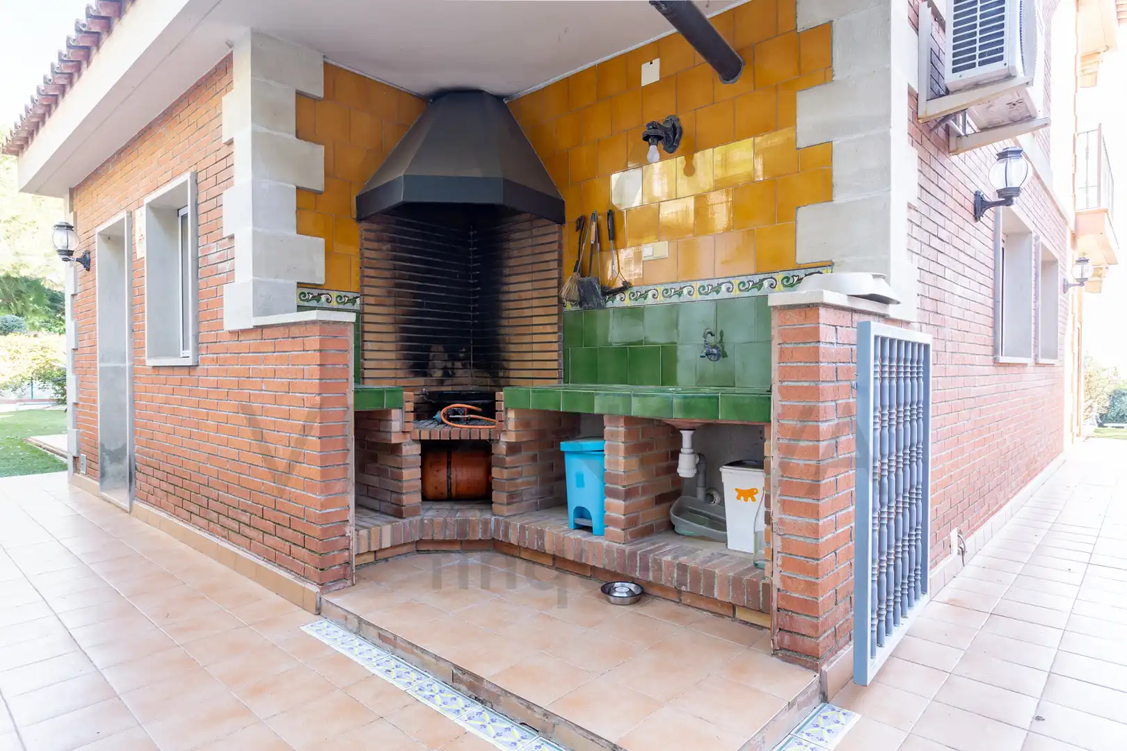 Cuina de Casa o xalet en venda en Castellvell del Camp amb Aire condicionat, Calefacció i Jardí privat