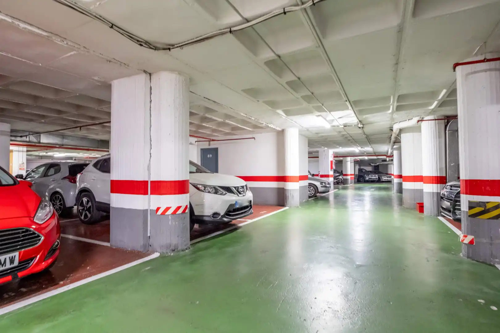 Parkplatz von Wohnung zum Verkauf in Zaragoza mit Klimaanlage, Heizung und Parkett