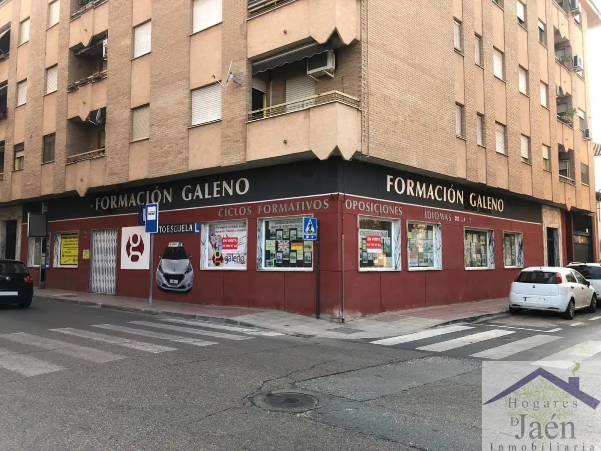 Local comercial en venda a Calle Alfonso X el Sabio