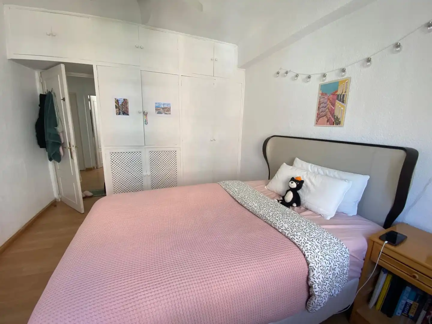 Schlafzimmer von Wohnung zur Miete in Madrid mit Heizung, Parkett und Möbliert