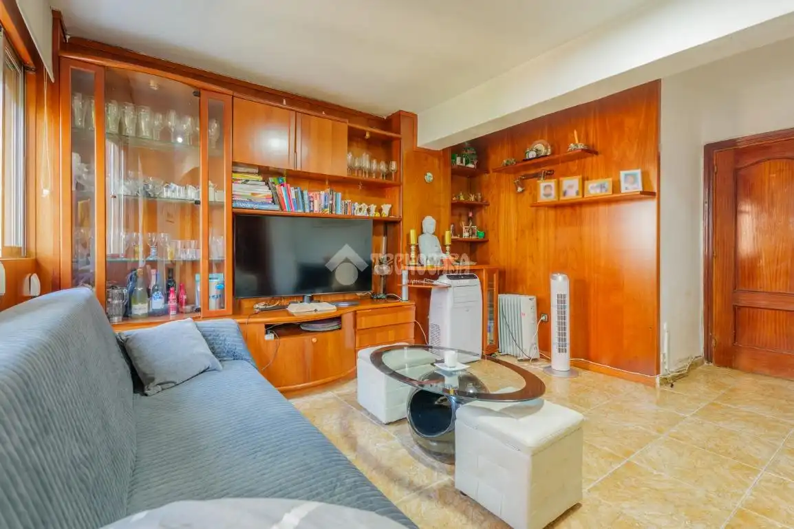 Sala d'estar de Pis en venda en Madrid amb Calefacció