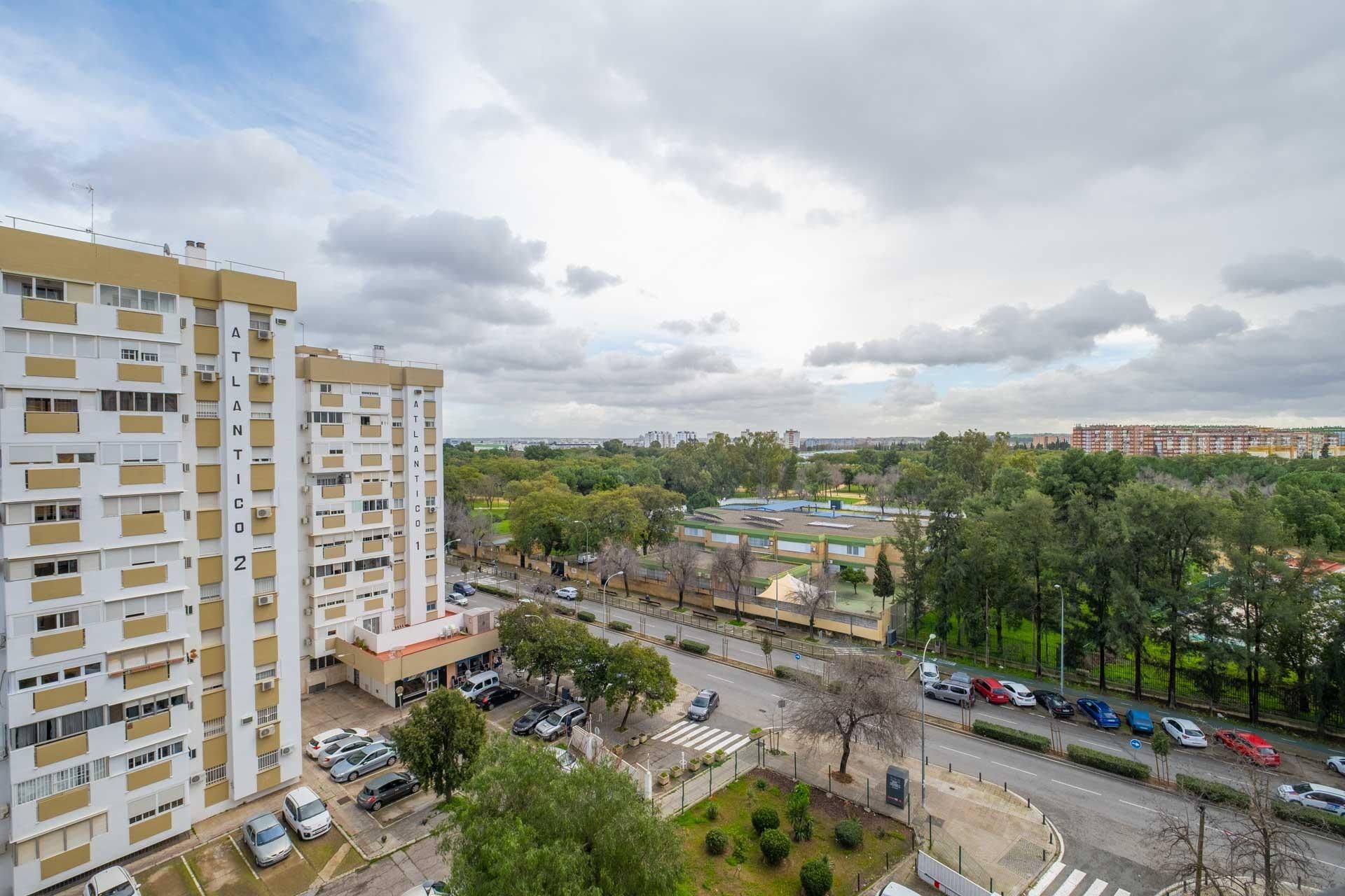 Exterior view of Flat for sale in  Sevilla Capital  with Air Conditioner and Balcony