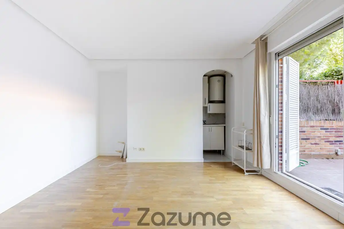 Habitación de Estudio de alquiler en Majadahonda con Calefacción, Jardín privado y Parquet