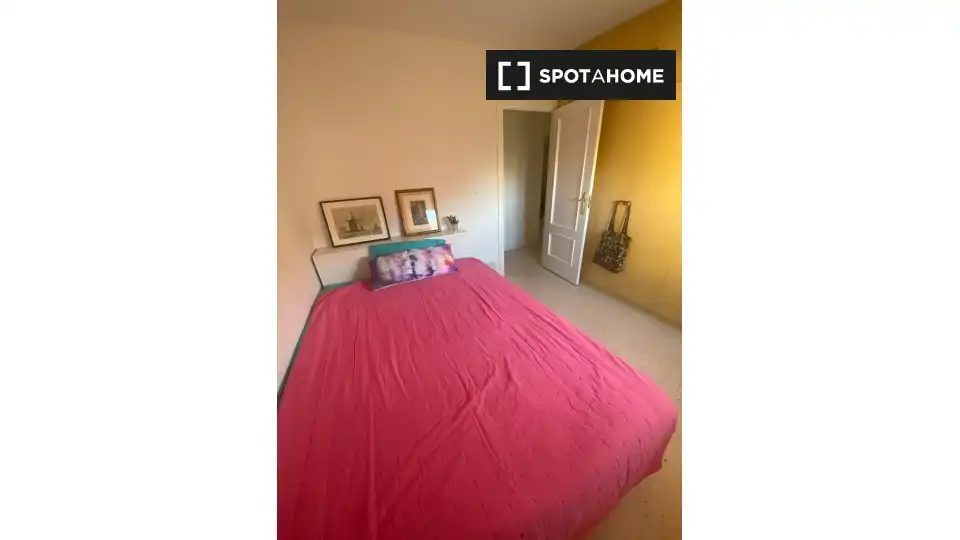 Habitación de Piso de alquiler en Granada con Aire acondicionado, Calefacción y Amueblado