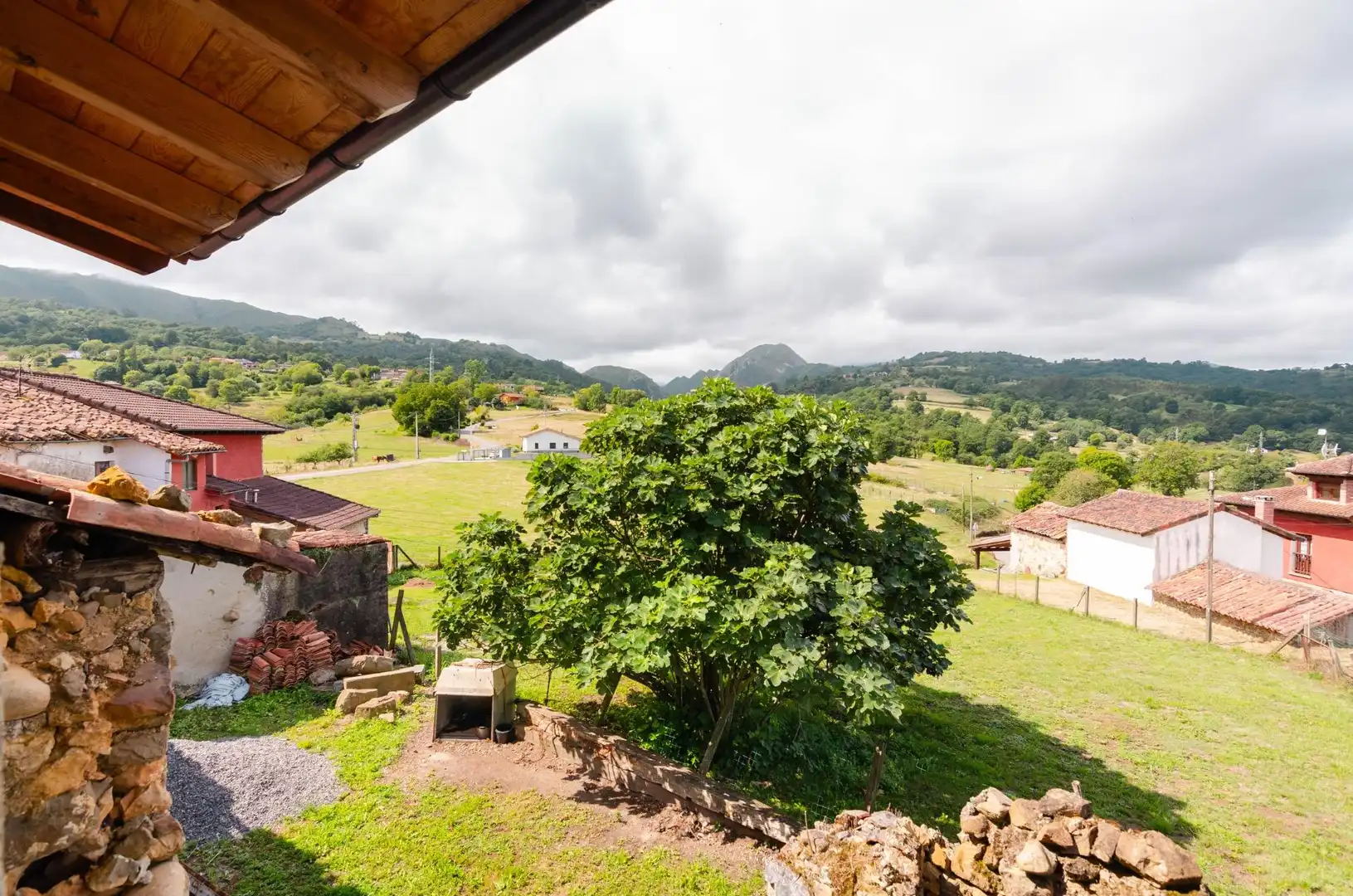 Casa rústica amb jardí en venda a Lugar Villar de Guergu 75, imagen 36