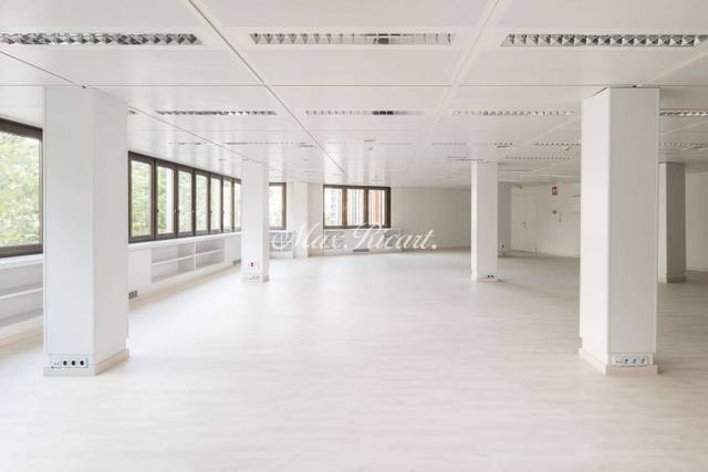 Oficina en Alquiler en Barri de les Corts
