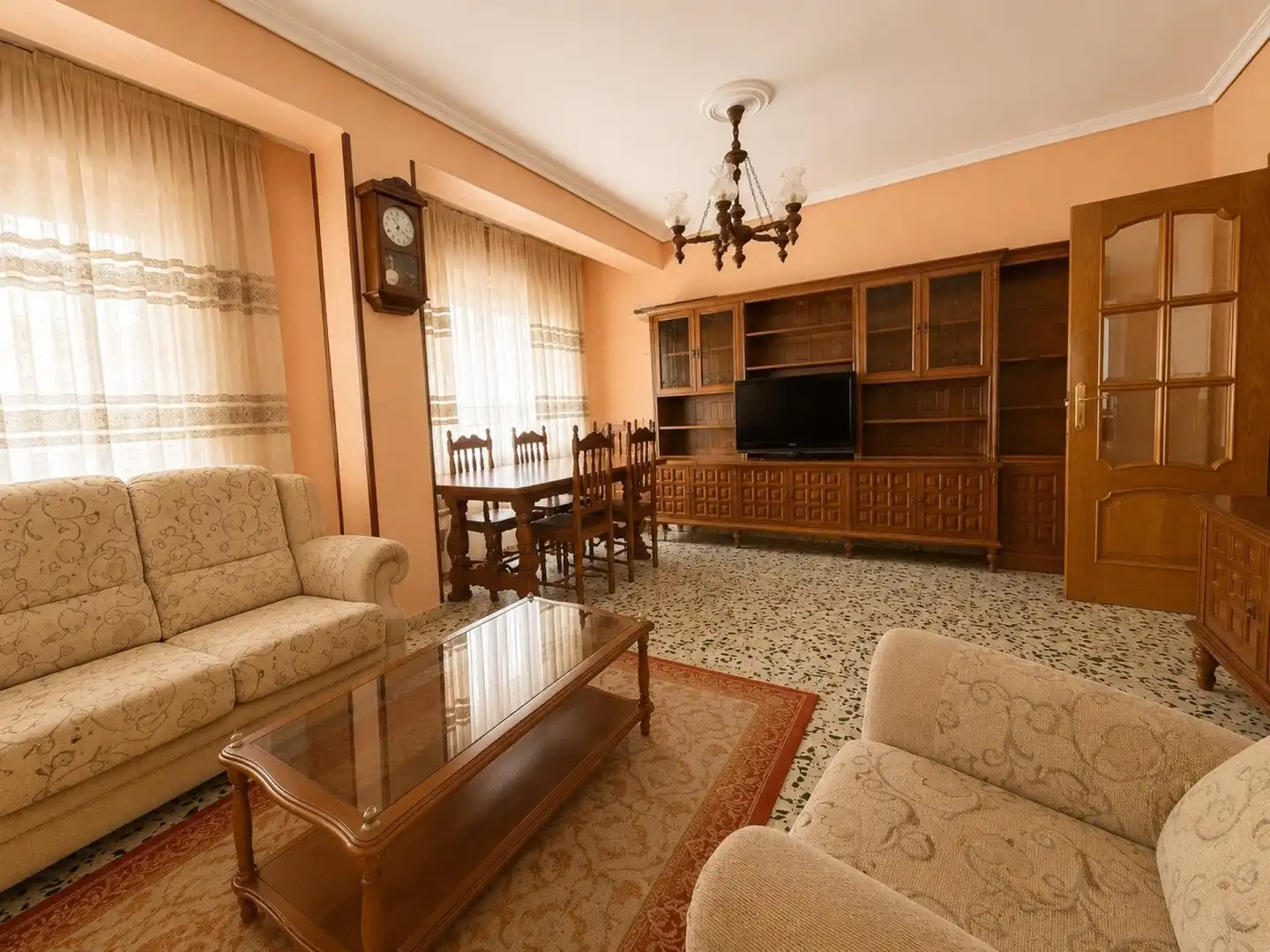 Wohnzimmer von Gebäude zum Verkauf in Toreno
