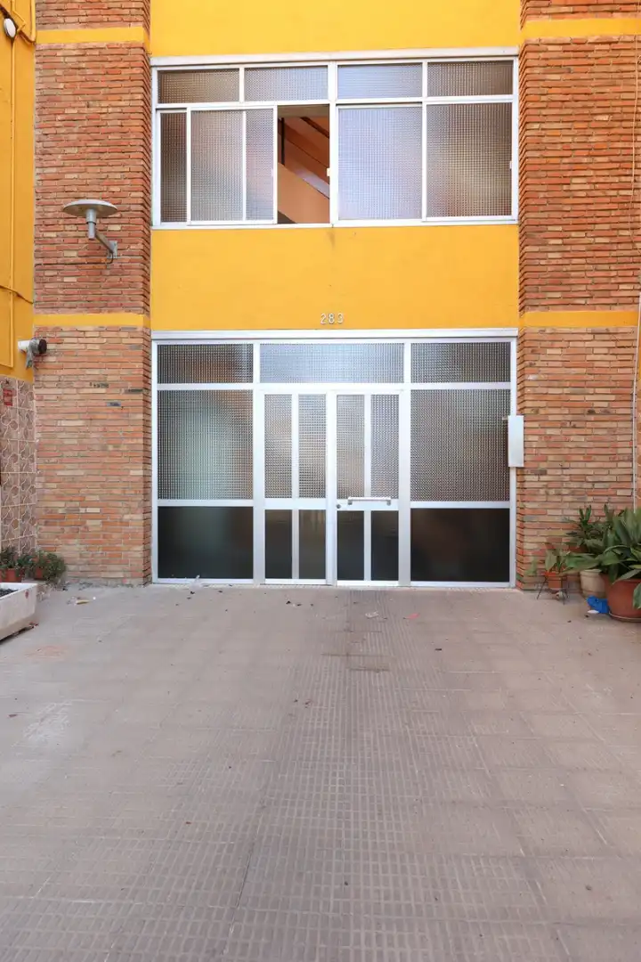 Wohnung zum Verkauf in Sabadell mit Klimaanlage, Heizung und Möbliert