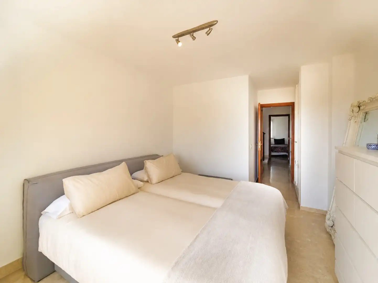 Dormitori de Àtic en venda en Estepona amb Aire condicionat, Terrassa i Piscina