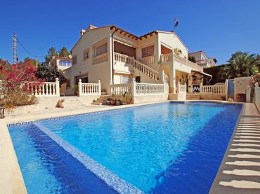 Detached house with pool for sale in Orba