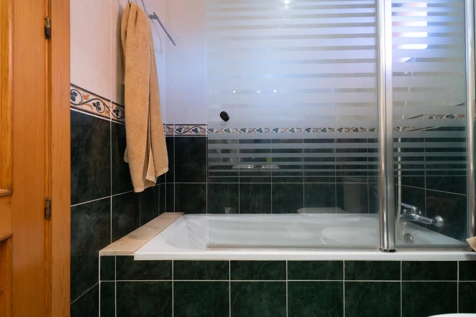 Baño de Dúplex en venta en Fuengirola con Terraza, Trastero y Piscina comunitaria