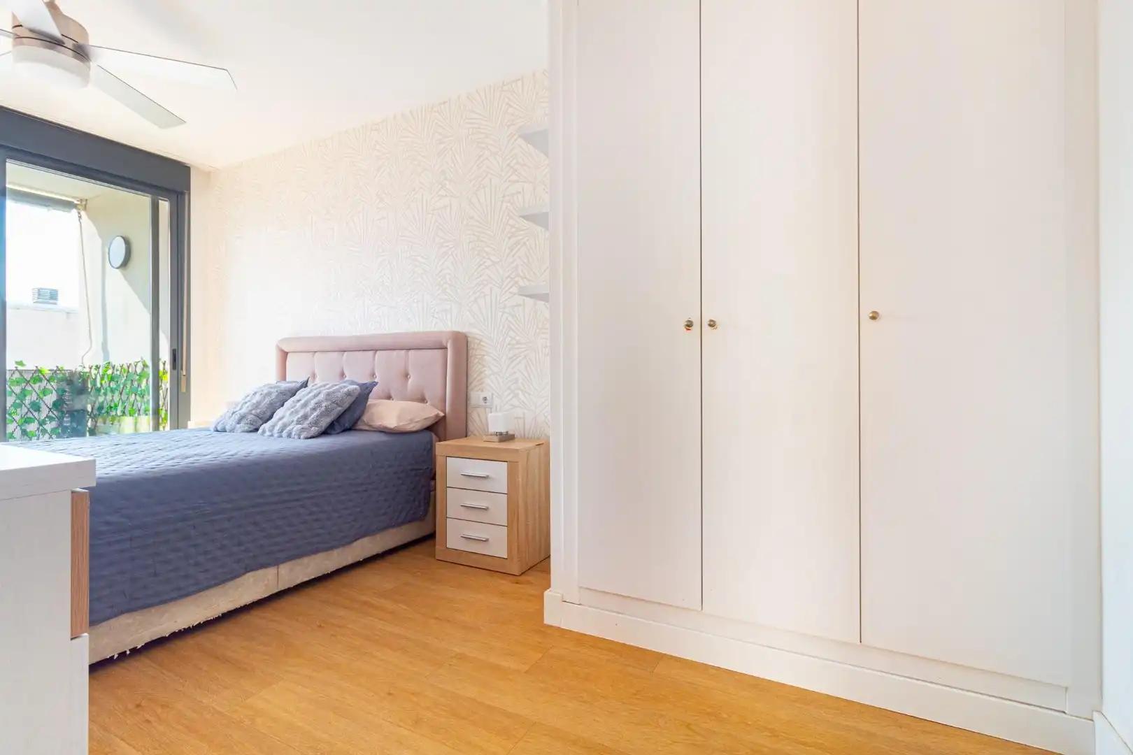 Habitación de Apartamento en venta en Orihuela con Aire acondicionado, Terraza y Amueblado