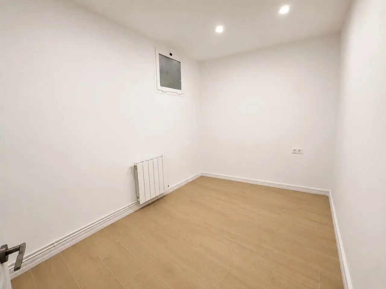 Flat for sale in Barcelona  with Heating