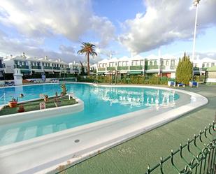 Vista exterior de Dúplex de lloguer en San Bartolomé de Tirajana amb Aire condicionat, Terrassa i Balcó