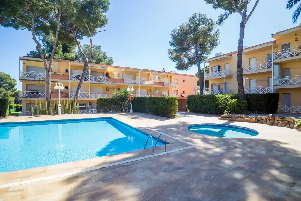Swimming pool of Apartments for sale in Castell d'Aro, Platja d'Aro i s'Agaró  with Heating, Terrace and Furnished