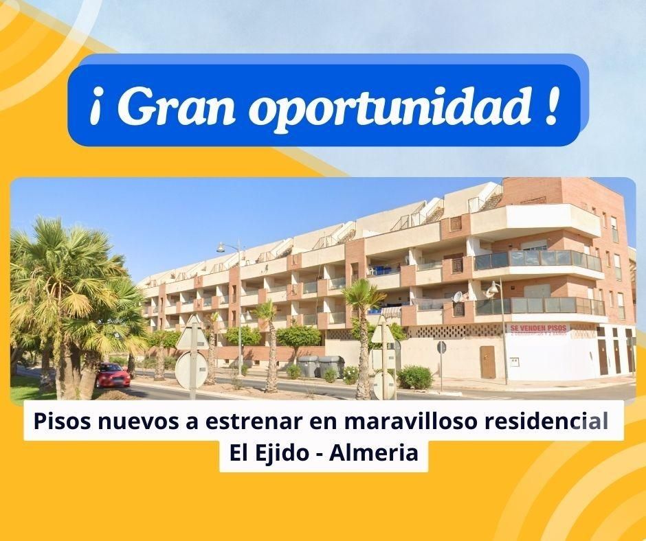 Vista exterior de Apartament en venda en El Ejido amb Jardí privat, Parquet i Terrassa