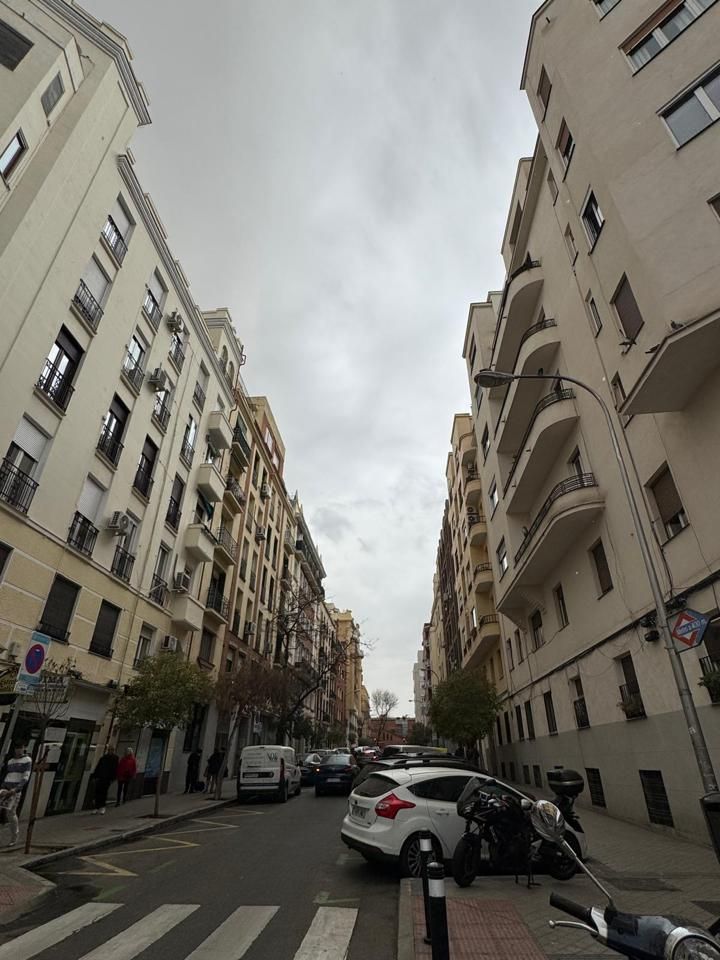 Vista exterior de Planta baja en venta en  Madrid Capital con Calefacción y Amueblado