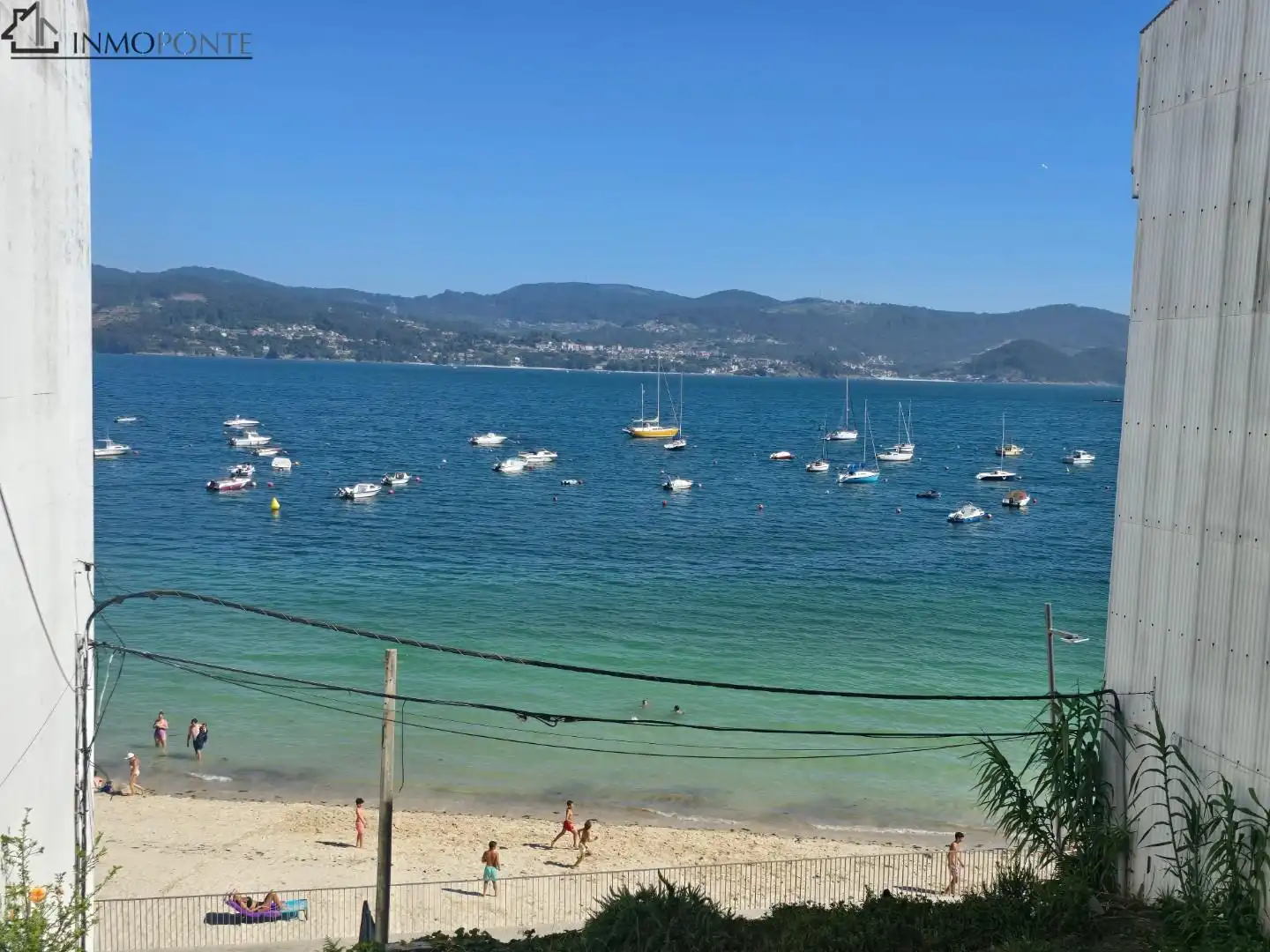 Vista exterior de Casa o xalet en venda en Poio amb Jardí privat