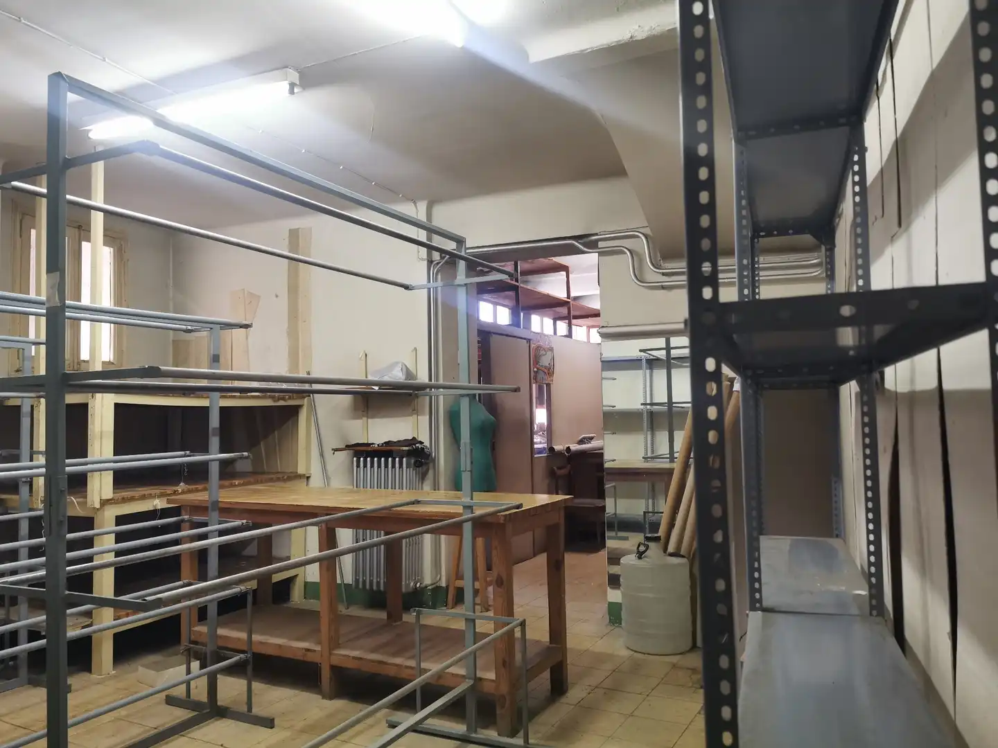 Geschaftsraum zur Miete in Manresa mit Alarm