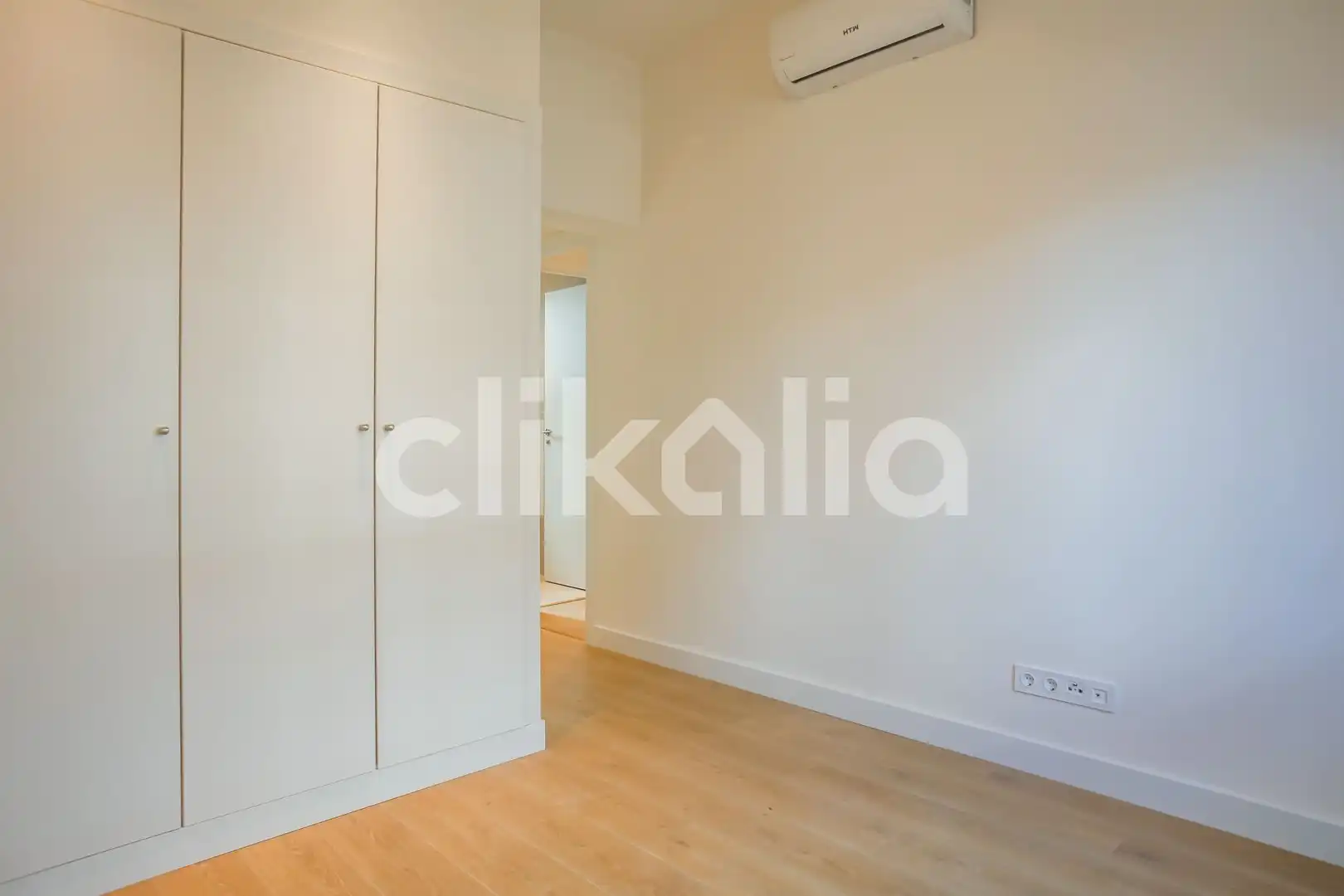 Bedroom of Flat for sale in Madrid  with Air Conditioner and Heating