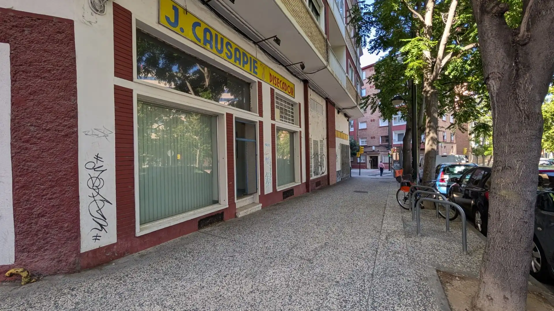 Exterior view of Commercial properties for rent in Zaragoza