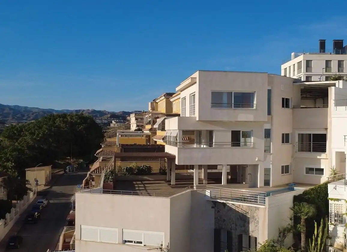 Vista exterior de Casa o xalet en venda en Águilas amb Aire condicionat, Calefacció i Jardí privat