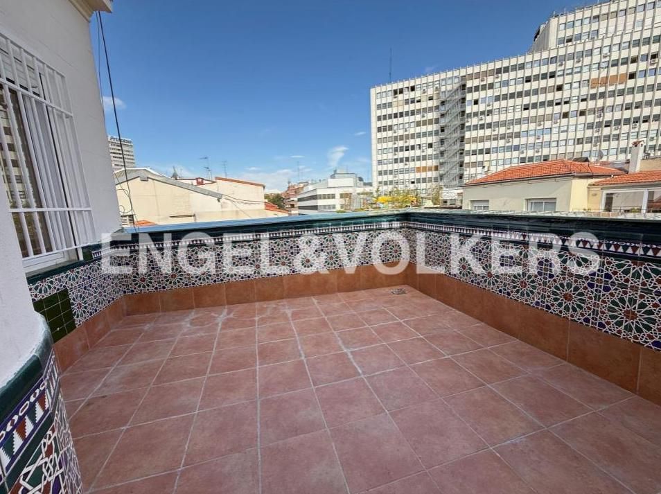 Terrassa de Apartament de lloguer en  Madrid Capital amb Aire condicionat, Calefacció i Parquet