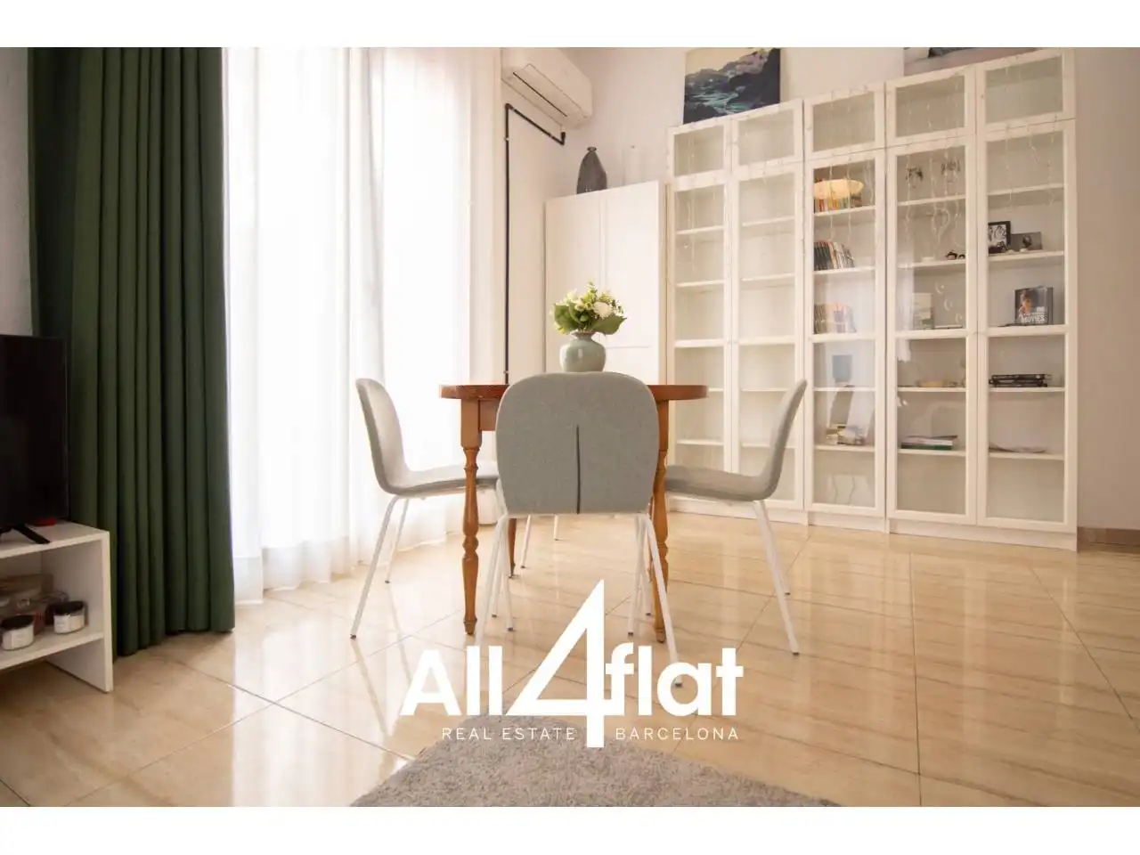 Dining room of Flat for sale in Barcelona  with Air Conditioner, Furnished and Balcony