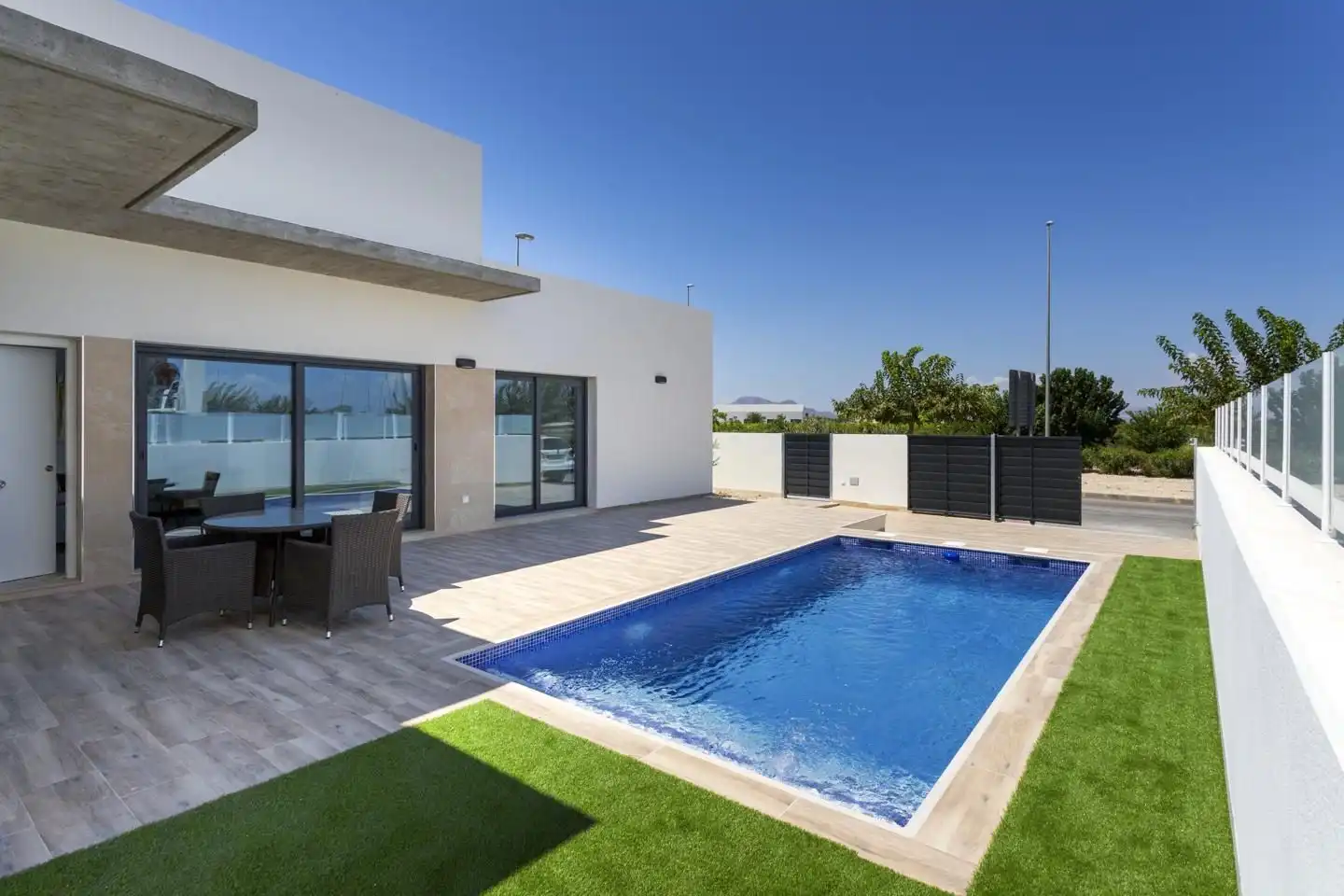 Chalet con piscina en venta en Daya Nueva, imagen 4