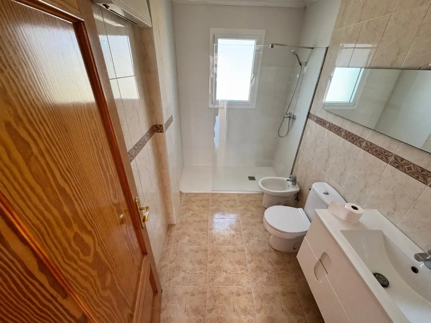 Bathroom of Attic for rent in Dénia