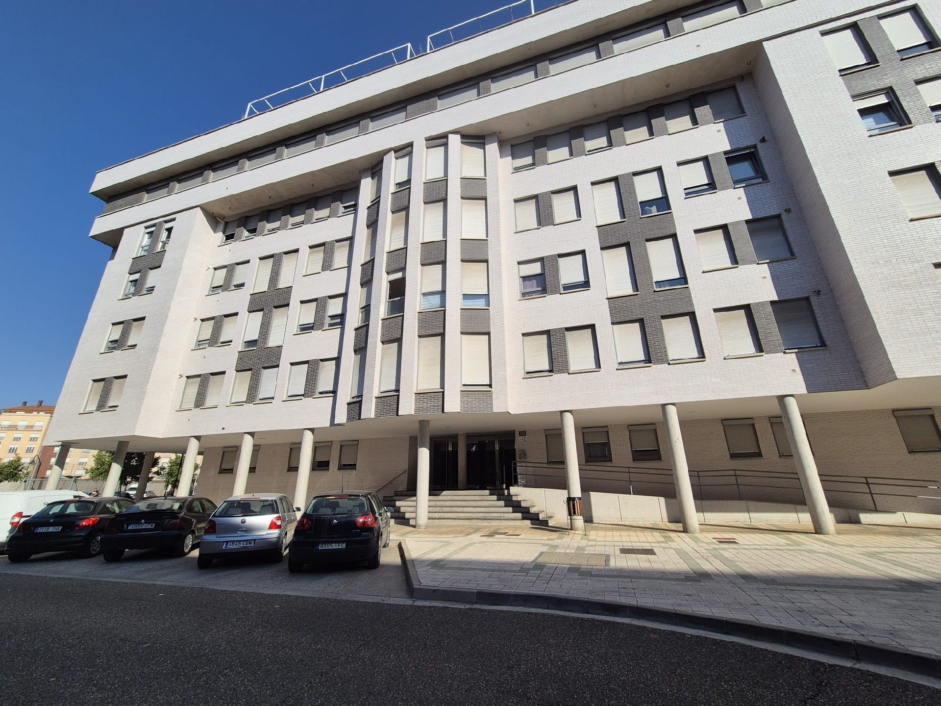 Vista exterior de Piso en venta en Palencia Capital con Calefacción y Amueblado