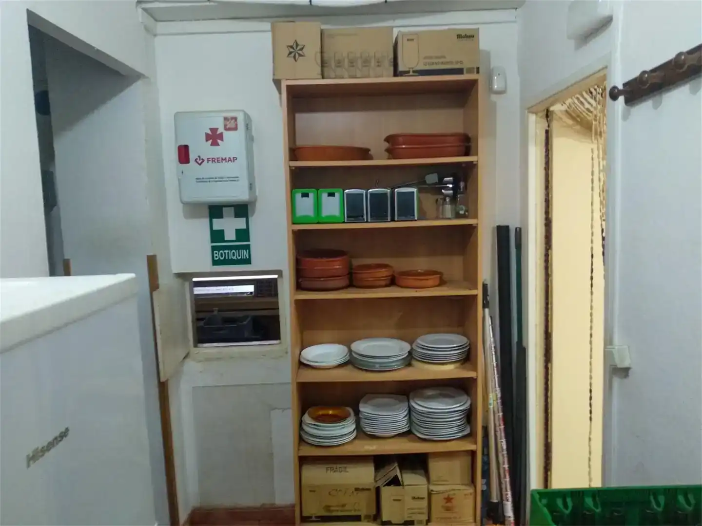 Cuina de Local en venda en Alcalá de Henares amb Aire condicionat
