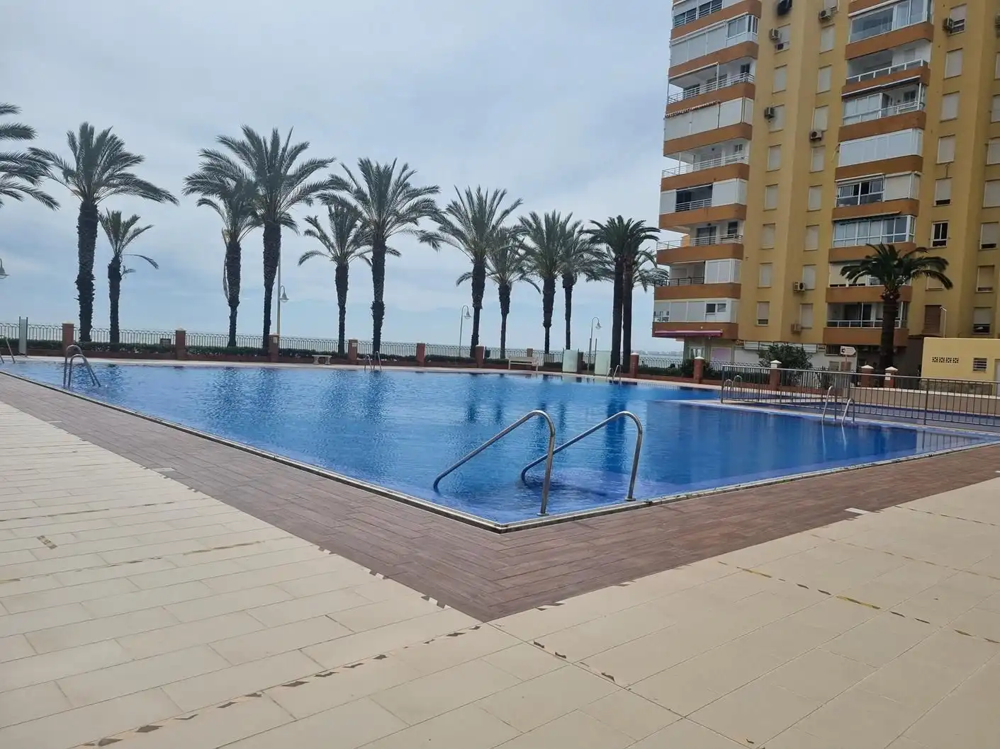 Piscina de Estudi de lloguer en Algarrobo amb Aire condicionat, Calefacció i Terrassa