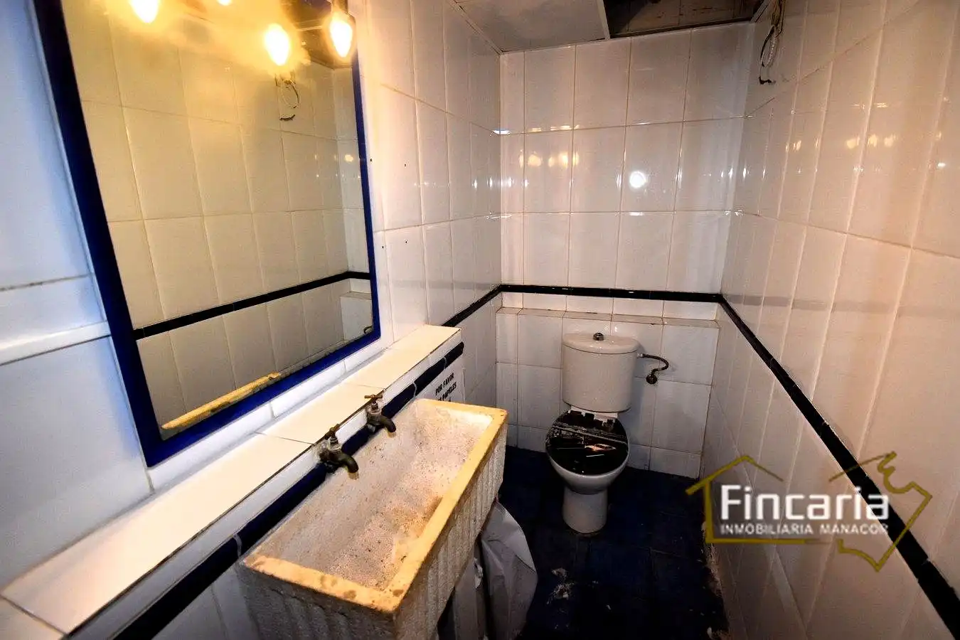 Bathroom of Commercial properties for sale in Manacor  with Air Conditioner