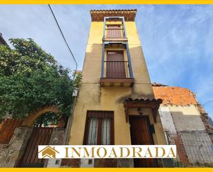Vista exterior de Casa o xalet en venda en La Adrada  amb Aire condicionat i Terrassa
