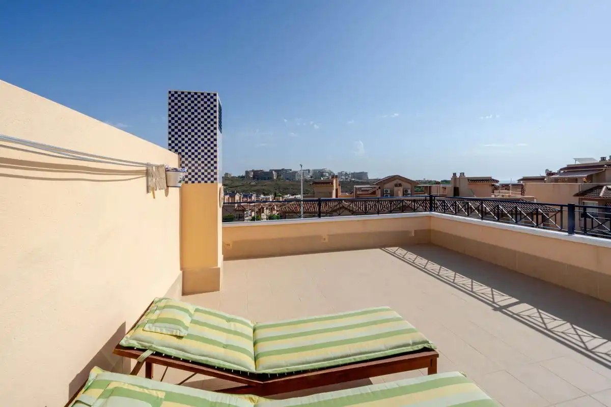 Terraza de Dúplex en venta en Santa Pola con Aire acondicionado, Calefacción y Jardín privado