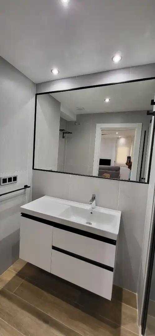 Bany de Apartament de lloguer en Málaga amb Aire condicionat, Calefacció i Moblat