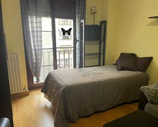 Dormitori de Estudi de lloguer en Oviedo  amb Calefacció i Moblat
