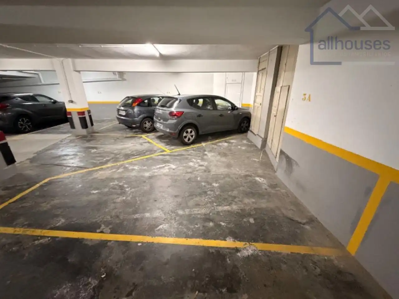 Parking de Piso en venta en Vigo  con Calefacción, Parquet y Terraza